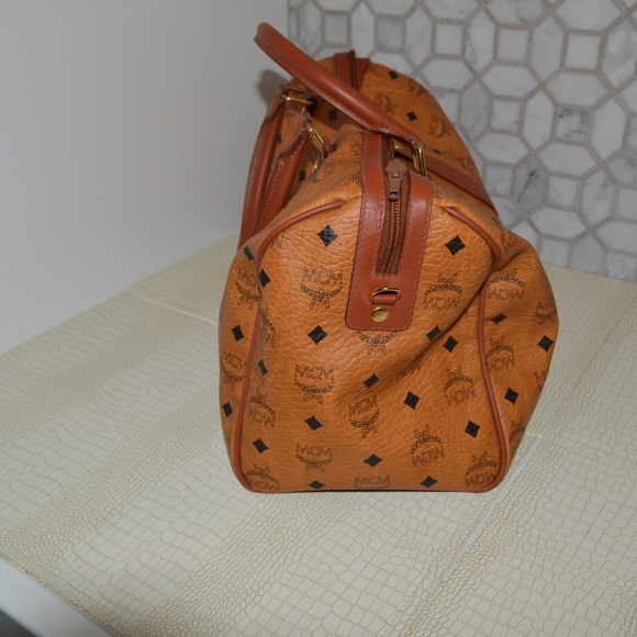 MCM Visetos Congnac Boston Bag Golf Collection Medium - Picture 11 of 16